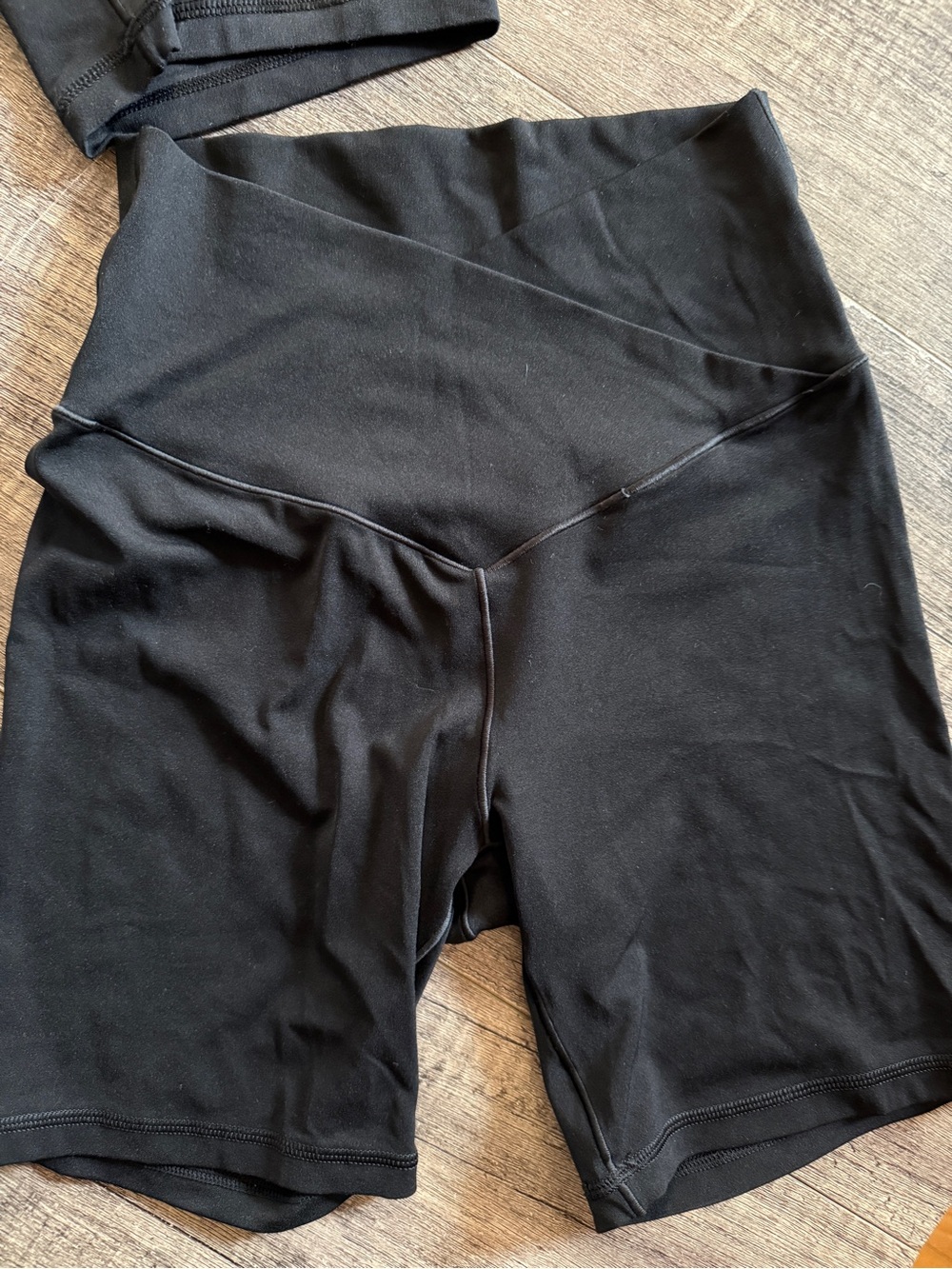 Bundle of 2 Aerie Offline black crossover bike shorts with 7" inseam. MED. - Picture 2 of 6